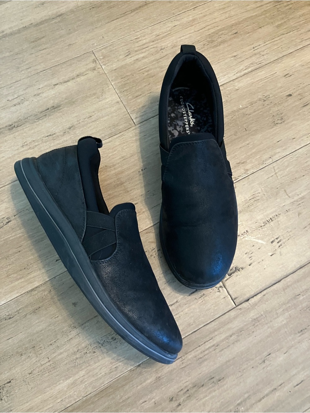 Clarks women’s black slip on loafer. Size 8.5